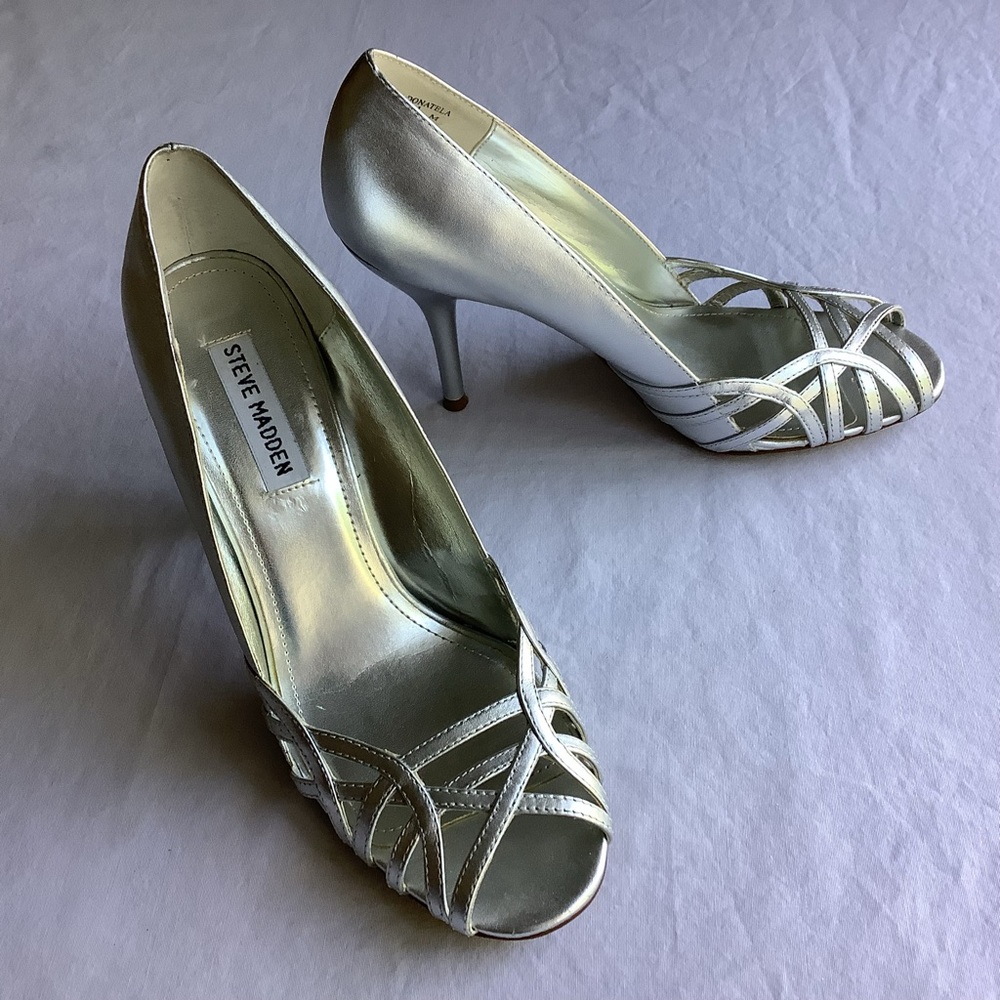 Y2K Women Steve Madden Silver Leather Peep-Toe Heels with Cutout Details Sz 7.5
